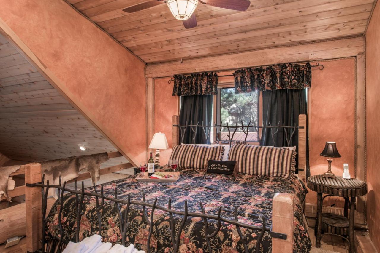 Bear Foot Lodge, 2 Bedrooms, Sleeps 6, Gas Grill, Walk To River, Hot Tub Ruidoso Zewnętrze zdjęcie