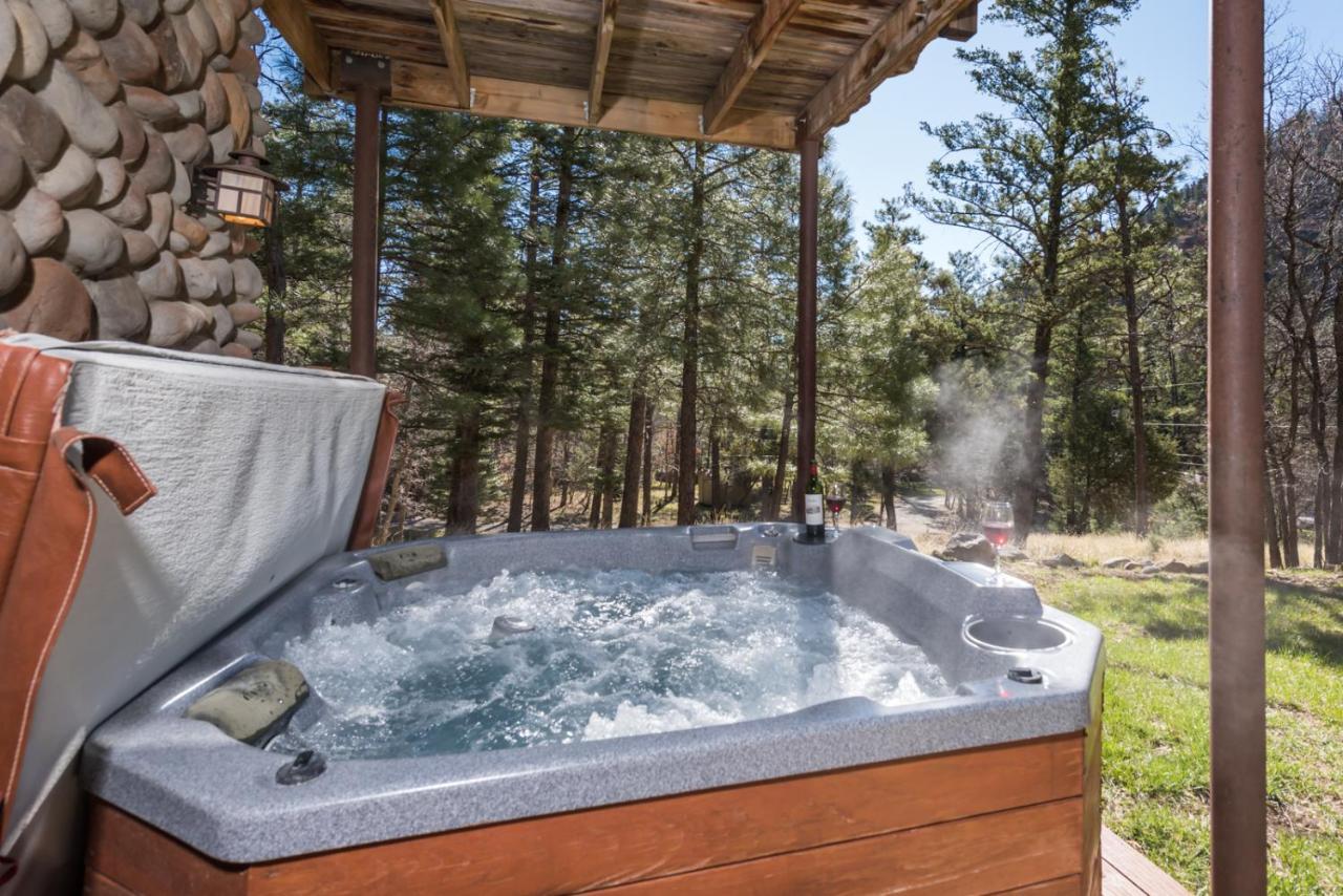 Bear Foot Lodge, 2 Bedrooms, Sleeps 6, Gas Grill, Walk To River, Hot Tub Ruidoso Zewnętrze zdjęcie